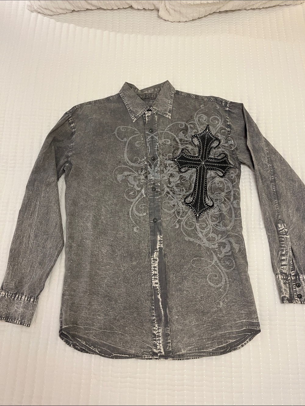 Vegas Royalty brand.. button-down shirt. With rhinestone cross and wings. Size M